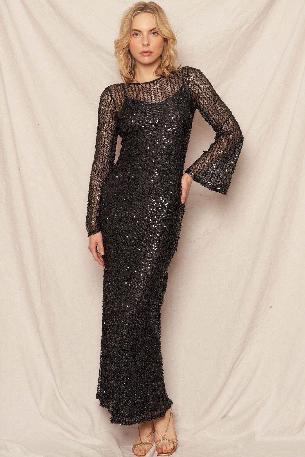 Bell Sleeve Sequin Maxi Dress en creme