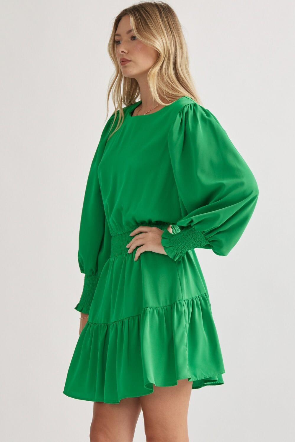 Bubble Sleeve Smocked Waist Dress entro