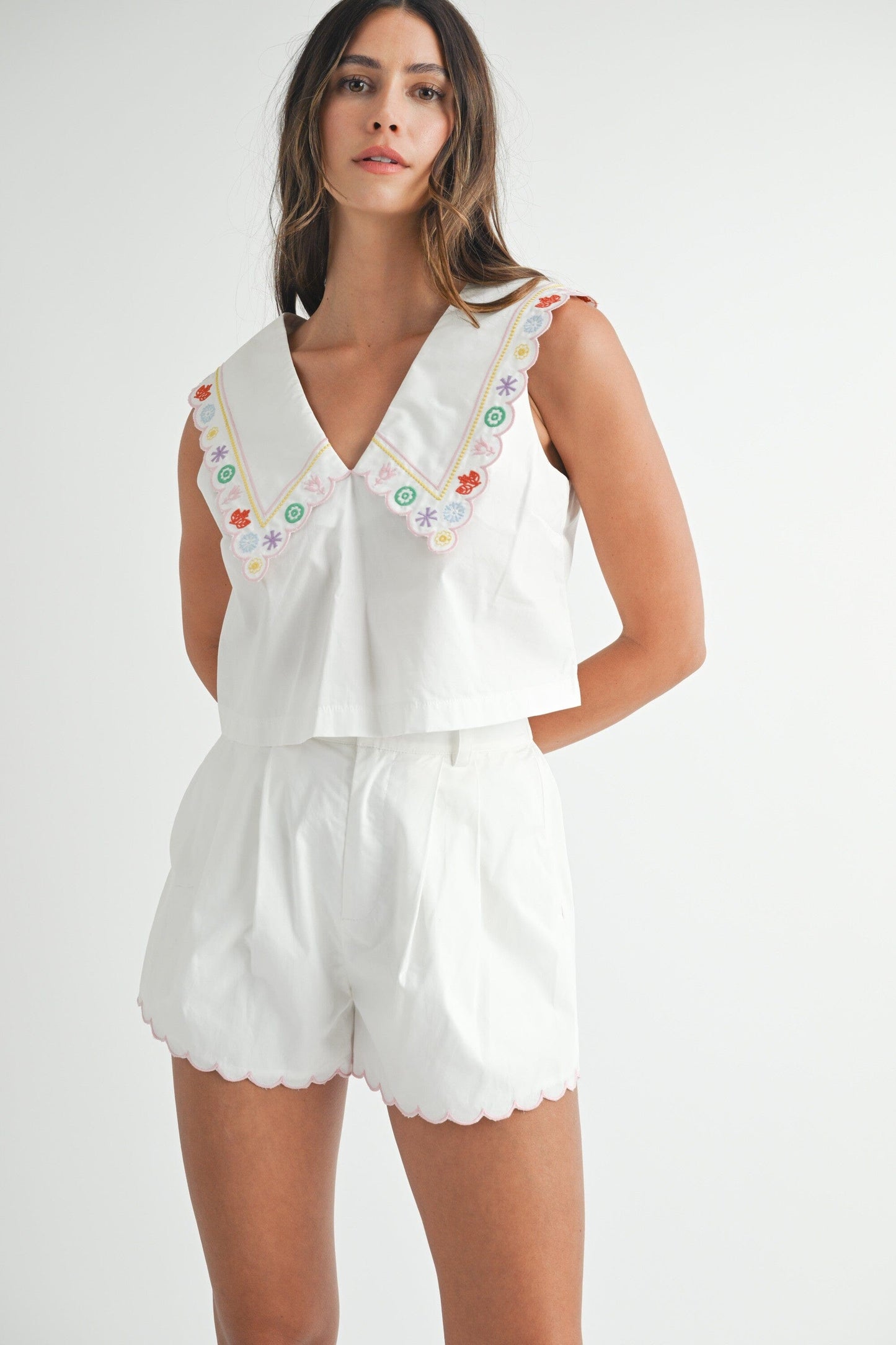EMBROIDERED COLLAR CROP TOP AND SHORTS SET mable