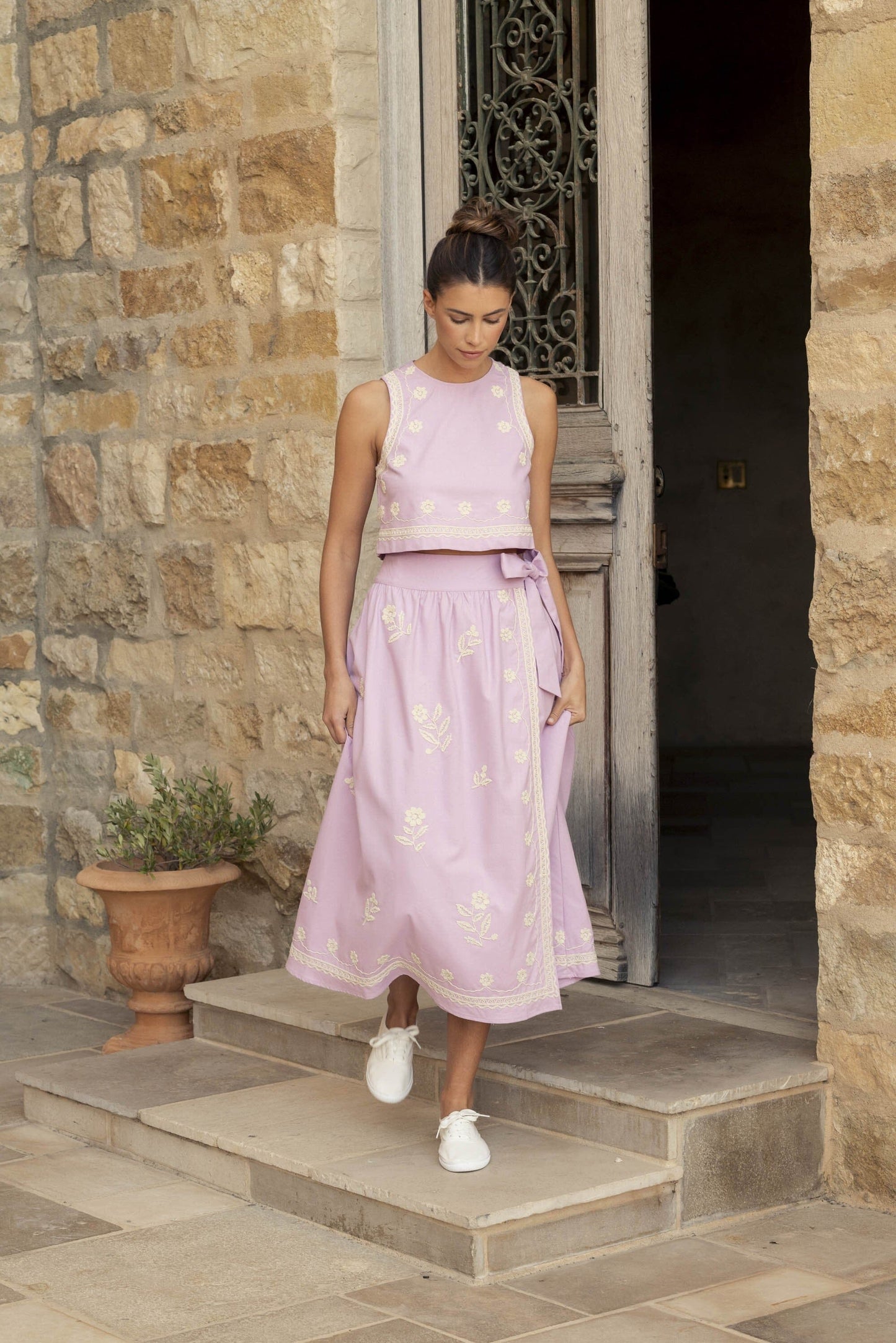 EMBROIDERED CROP TOP AND WRAP SKIRT SET mable