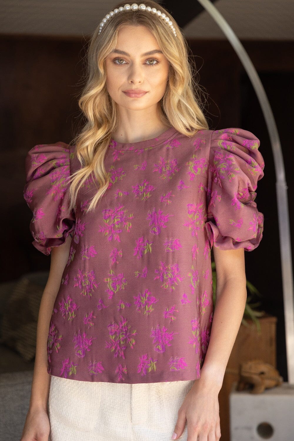 Floral Ruched Sleeve Jaquard Top voy