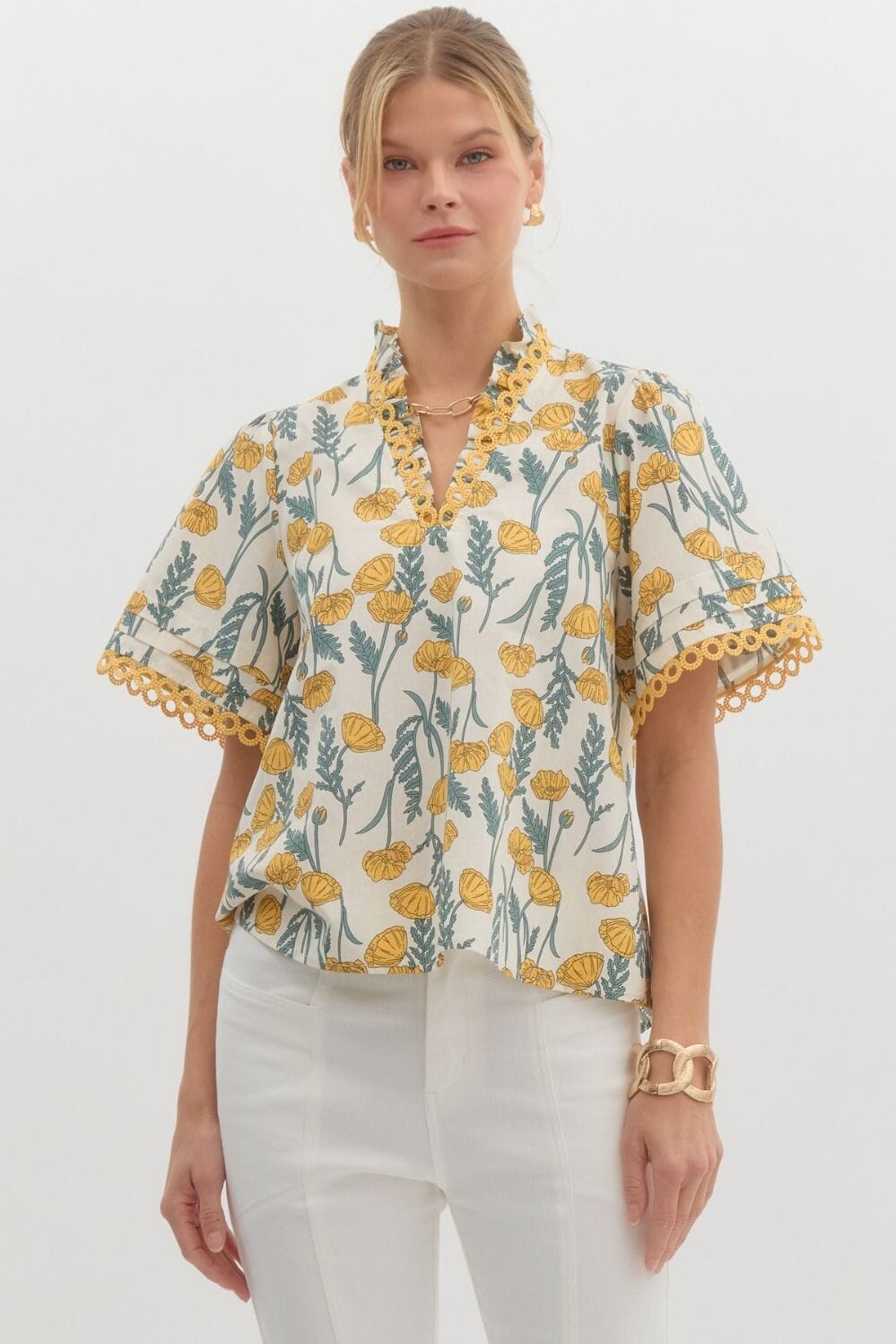 Floral Top with Detail Neckline Entro