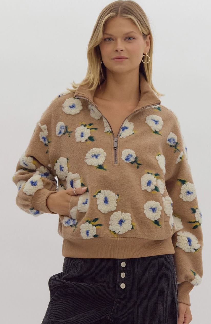Kangaroo Pocket Embroidered Flower Pullover entro