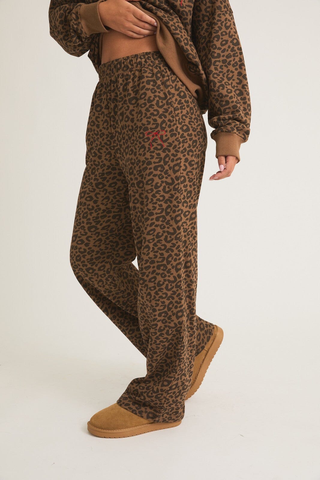 LEOPARD CREW NECK WASHED SWEATSHIRT WITH SWEATPANTS le lis