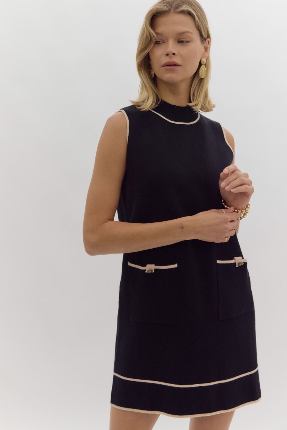 Mock Neck Sleeveless Dress Entro
