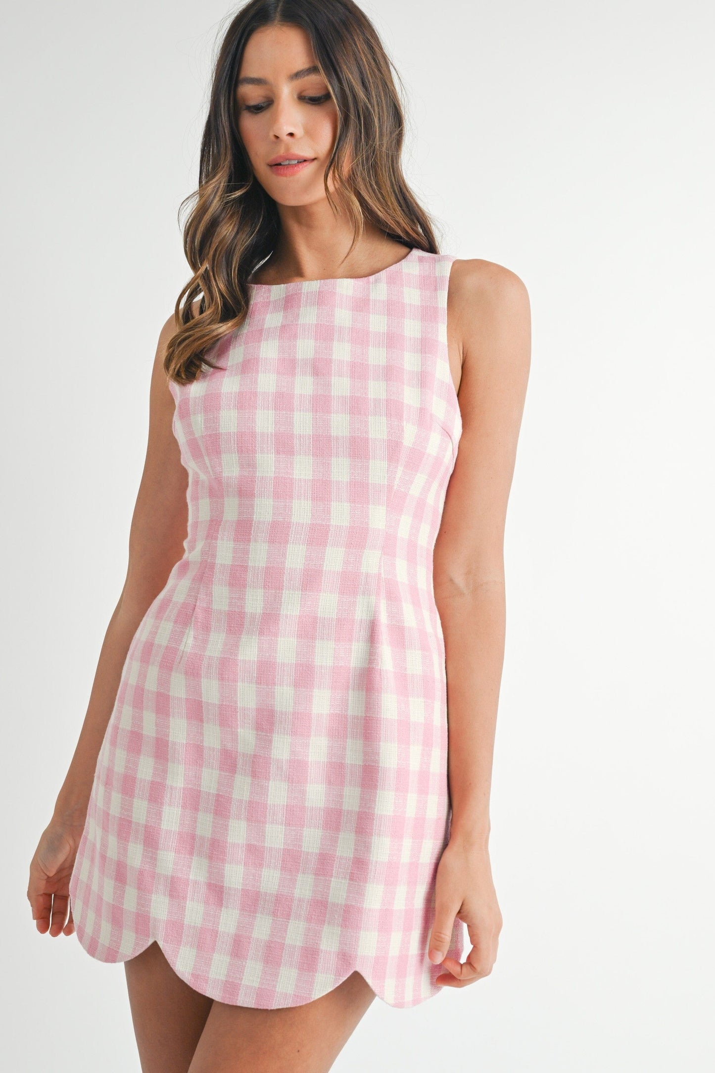 PINK TEXTURED PLAID SCALLOP HEM MINI DRESS mable
