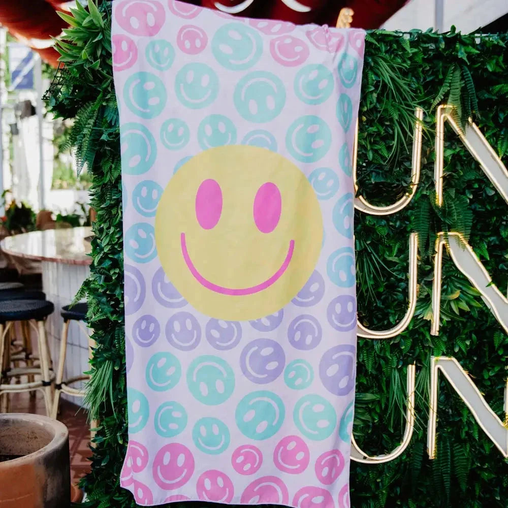 Quick Dry Beach Towels katydid Smiley Face