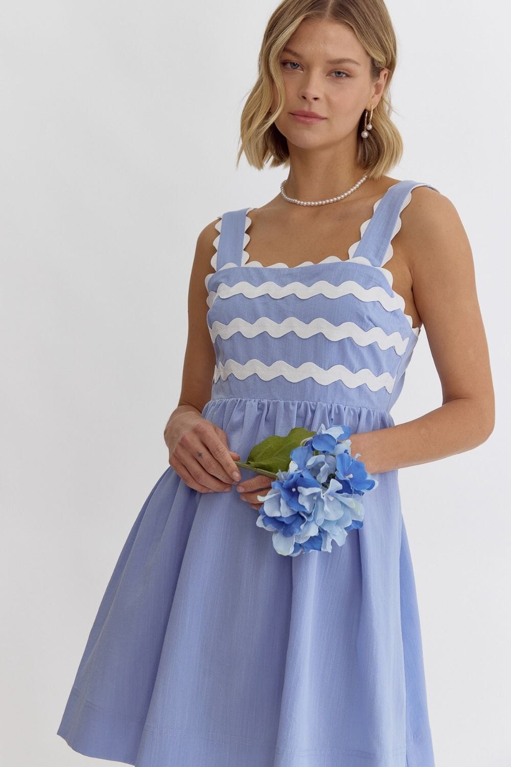 Scalloped Square Neck Dress entro