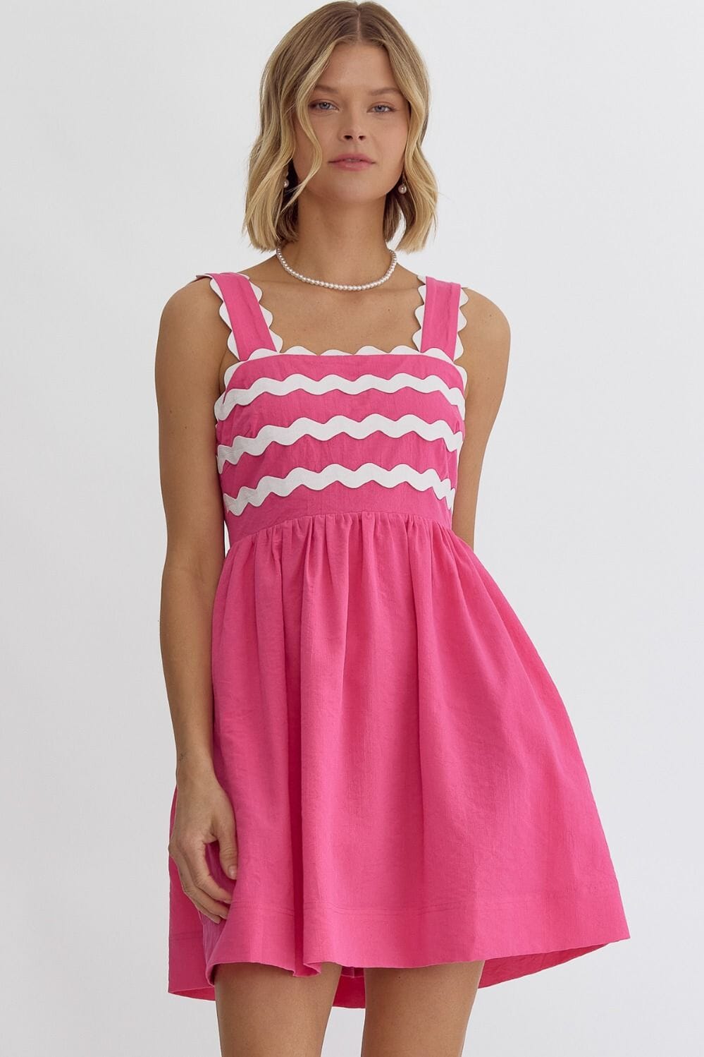 Scalloped Square Neck Dress entro