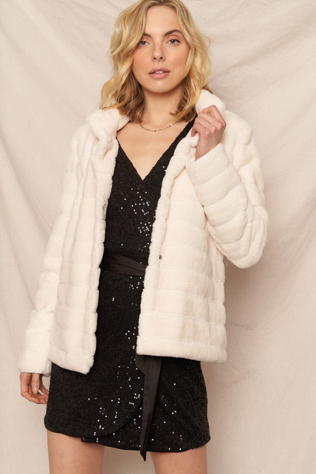 Soft Faux Fur Jacket en creme
