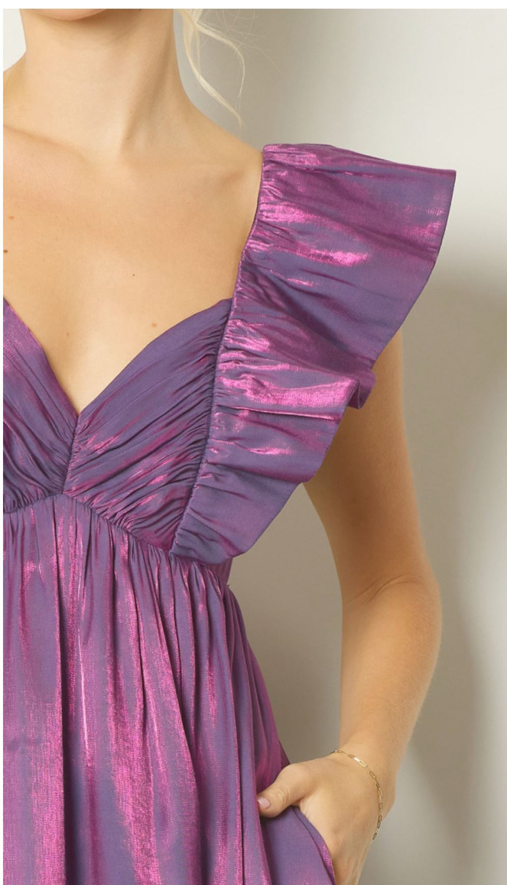 Metallic Sweetheart Neck Dress entro