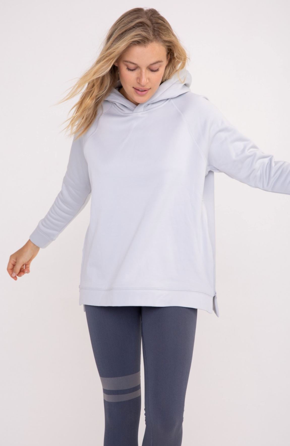 Pullover Hoodie with Side Zipper Mono B