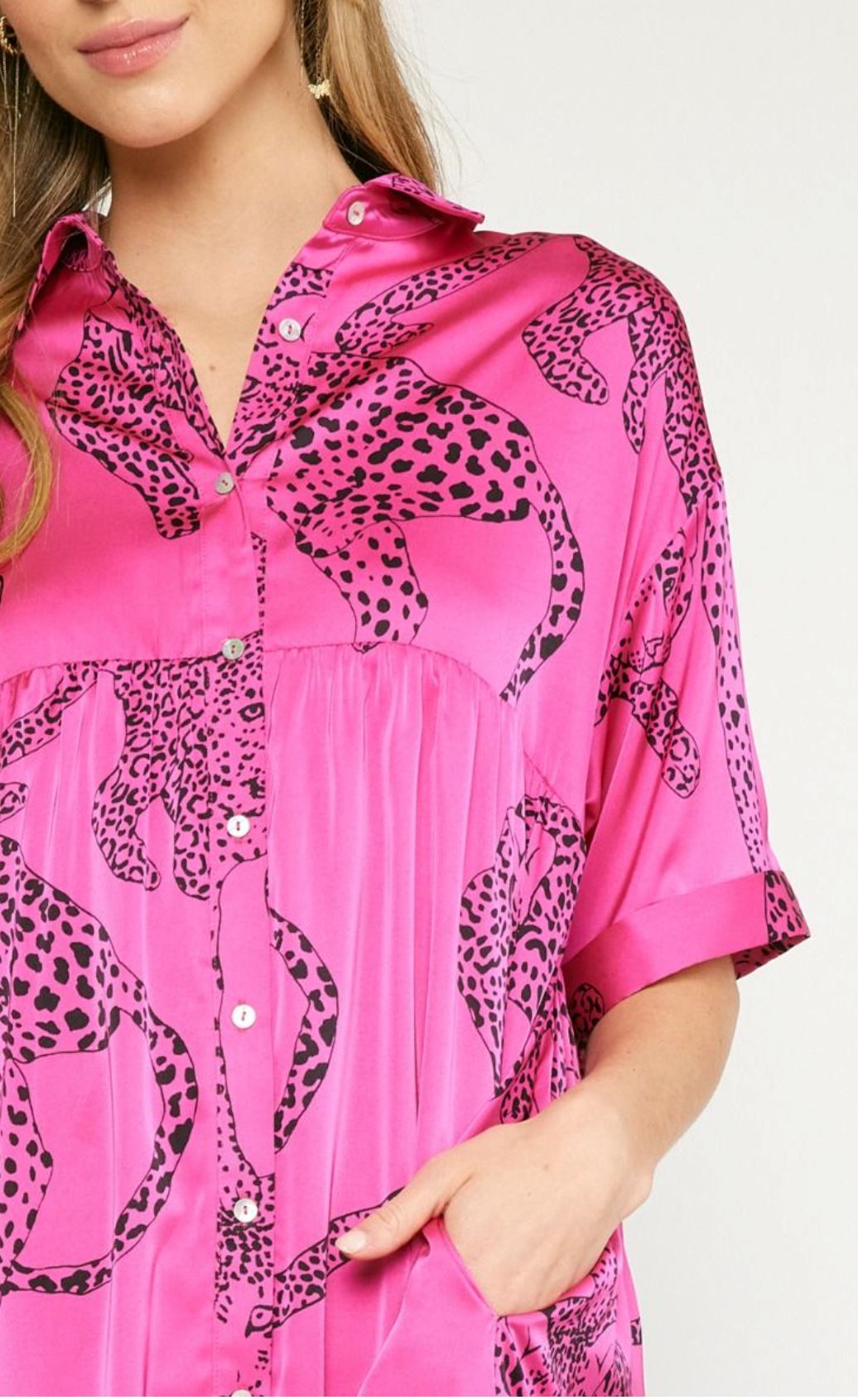 Satin Leopard Button Dress entro