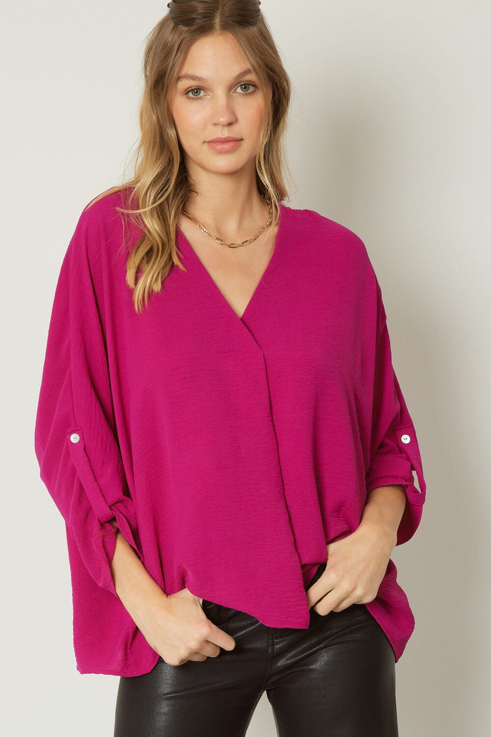 Tab Sleeve V-Neck Top entro