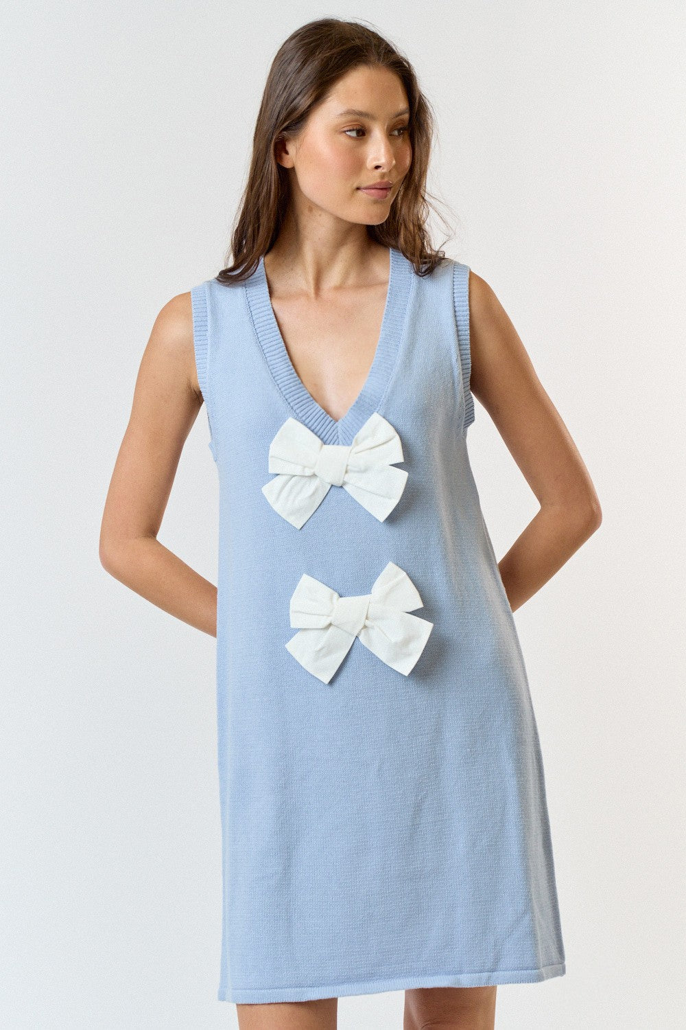 FRONT BOW DETAIL SLEEVELESS SWEATER MINI DRESS
