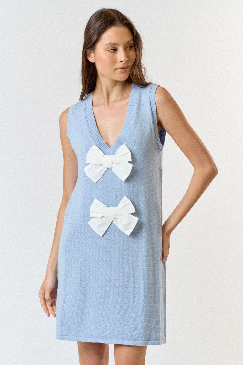 FRONT BOW DETAIL SLEEVELESS SWEATER MINI DRESS