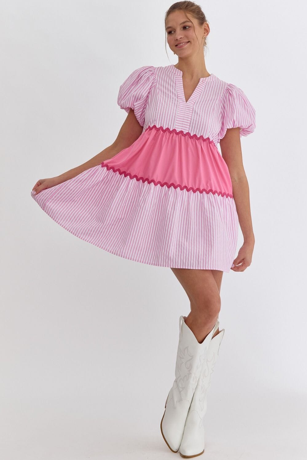 Striped Colorblock Babydoll Dress with Scalloped Trim entro 