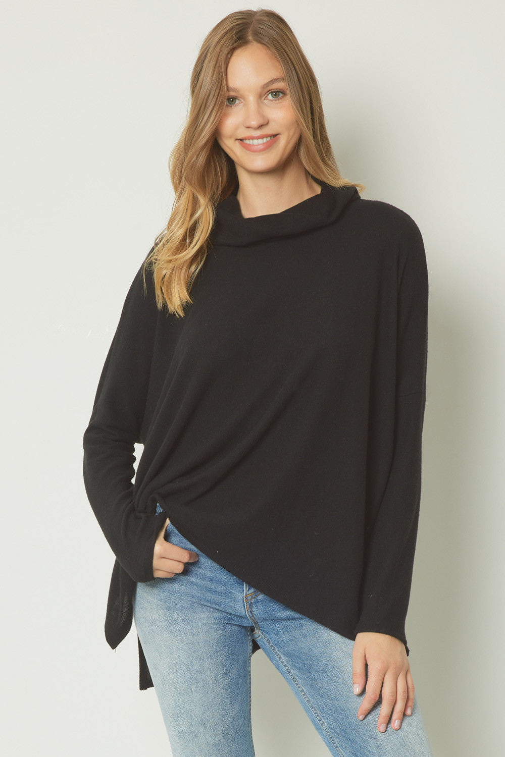 Drop Shoulder Cowl Neck Top entro 