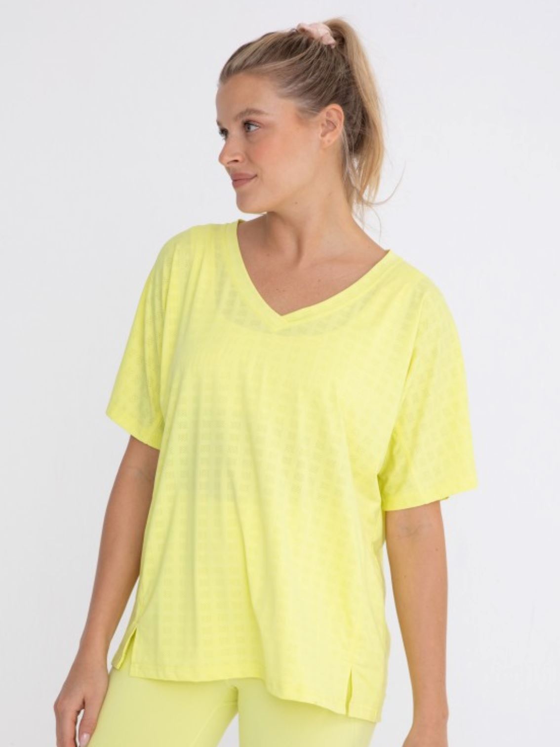 Perforated Square V-Neck Short Sleeve Active Top Mono B 