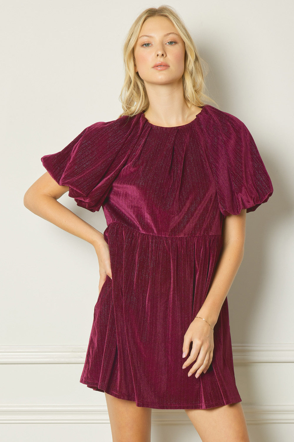 Velvet Bubble Sleeve Dress entro 